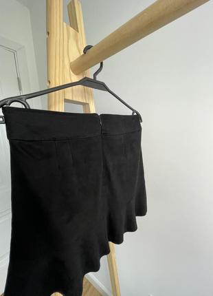 Фирменная чёрная стильная юбка а силуета, mango, замш4 фото
