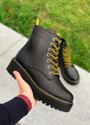 Жіночі черевики в стилі dr.martens берци грубі чоботи мартінс мартинсы