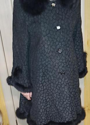 Стильне пальто