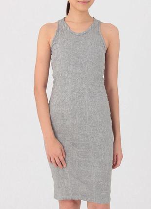 Спресоване плаття muji з органічної бавовни