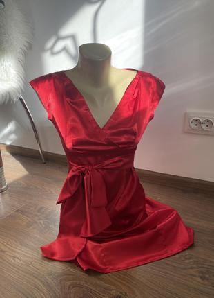 Червоне атлас ошатне плаття вечірнє1 фото
