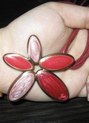 Набор бижутерии с красными и розовыми эмалями