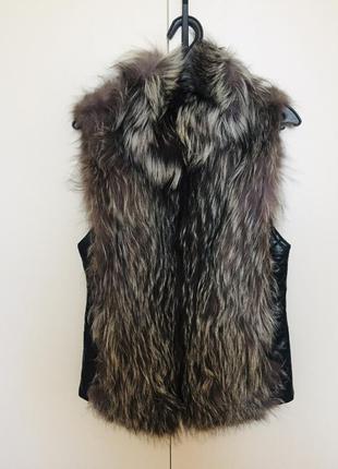 Жилетка з чорнобурки натуральна