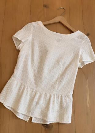 Блуза з баскою