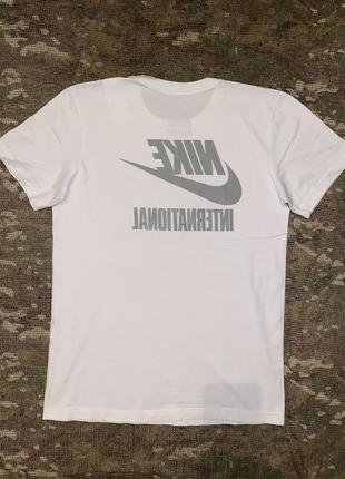 Футболка nike tee international, оригинал, размер l2 фото