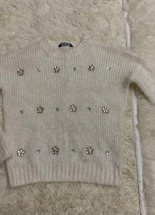 Нарядний пушистий светер