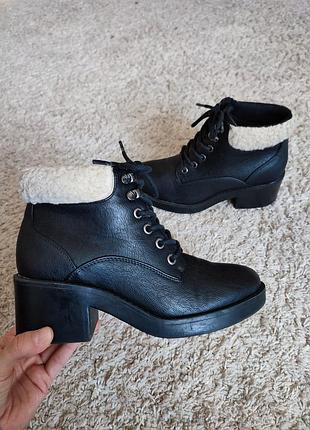 Чоботи жіночі new look