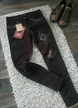 Вельветовые брюки с аппликацией