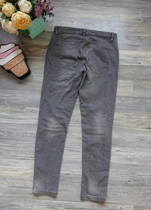 Серые женские джинсы с молниями внизу р.м/l3 фото