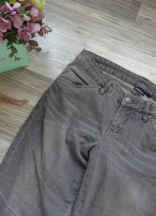 Серые женские джинсы с молниями внизу р.м/l4 фото