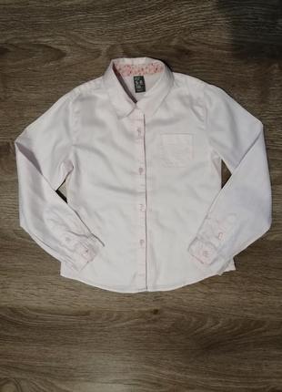 Сорочка zara kids на 5-6років,зр.118см
ніжно-рожева сорочка zara, 100%котон
довжтна 41см
рукав 46см
плечі 27см
пог. 34см,приталена.
стан ідеальний