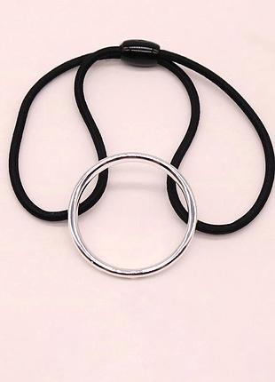 Резиночка для волос с металлическим декором