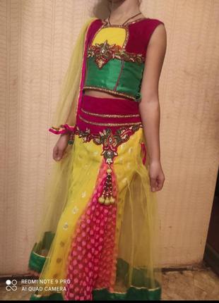 Шикарный наряд восточной принцессы для восточных танцев.  юбка и топ.