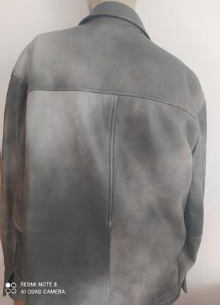 Чоловіча шкіряна куртка hugo boss оригінал розмір вказаний 54, але маломерит. підійде на 50-52.4 фото