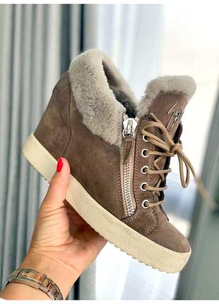 Сникерсы giuseppe zanotti