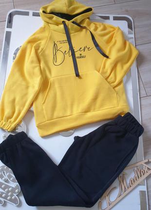 Стильний і модний костюм