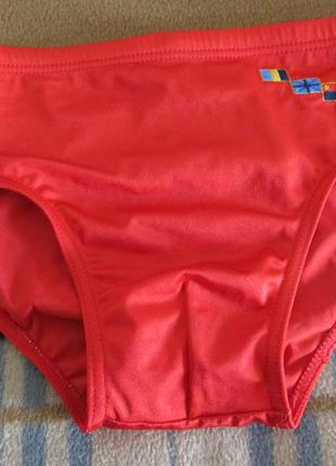 Яркие плавки для плавания