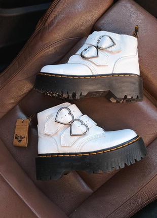 Жіночі зимні білі черевики доктор мартінс з хутром на платформі 💠dr.martens devon heart💠черевики жіночі зимові