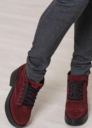 Женские ботинки, модель № 6