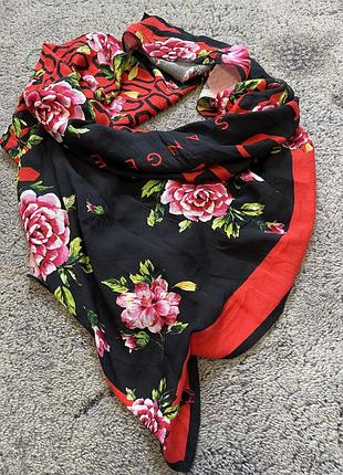 Guess платок 4