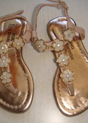 Золотые сандали 23размер
