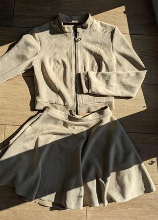 Піджак , спідниця або разом. s .