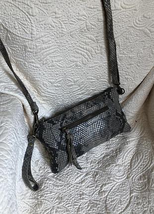 Цікава сумка клатч, невелика містка, натуральна шкіра,