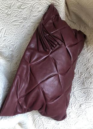 Мега стильная кожаная сумка конверт , натуральная кожа, цвет гранат2 фото
