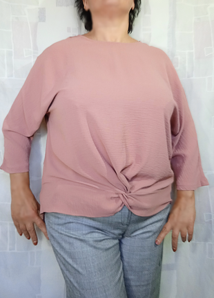 Темно-розовая блузка из жатой ткани2 фото