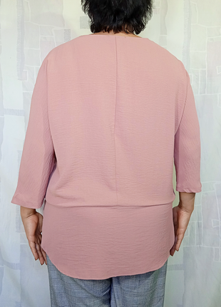 Темно-розовая блузка из жатой ткани4 фото