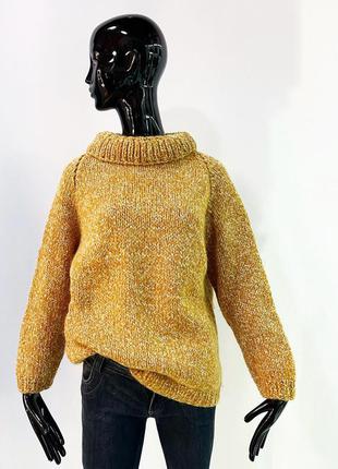 Светр ручної в'язки