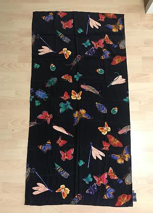 Красивый шарф из шелка