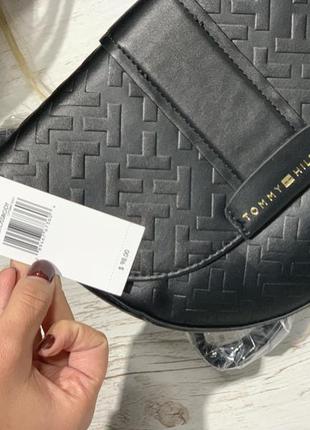 Жіноча сумка tommy hilfiger cameron ii crossbody th bias embossed pvc 69j4246 001 чорна 4