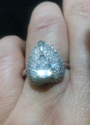 Срібне кільце з фіанітами у формі листа 17,5 розмір