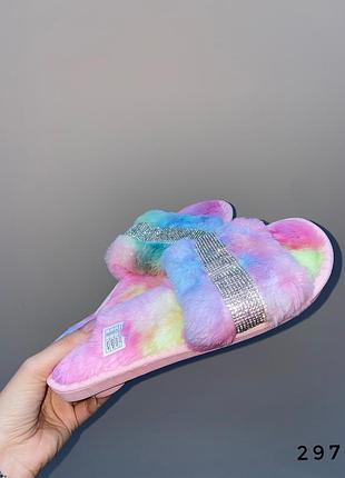 Домашние тапочки с камушками разноцветнее