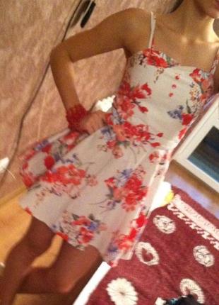 Яскраве літнє плаття в квіточку1 фото