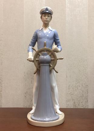 Порцелянова статуетка lladro «яхтсмен».1 фото