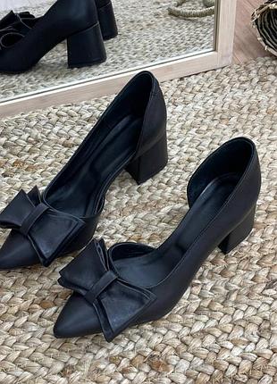 Туфли лодочки с вырезом и бантом натуральная кожа