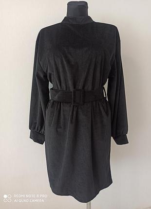 Стильне вильветовое чорне плаття з пишними рукавами