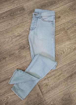 Джинсы