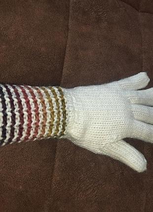 Вязаные перчатки высокие женские белые
