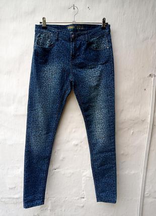 Классные игривые синие стрейчевые джинсы скини в леопардовый принт 🐆1 фото