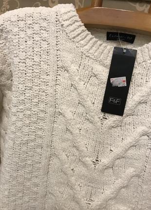 Очень красивый и стильный брендовый вязаный свитерок-оверсайз белого цвета 20.7 фото