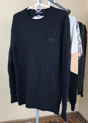Чорний вовняний светр у в'язку косичка з лого superdry
