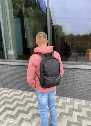 Универсальный городской рюкзак в чёрном цвете town