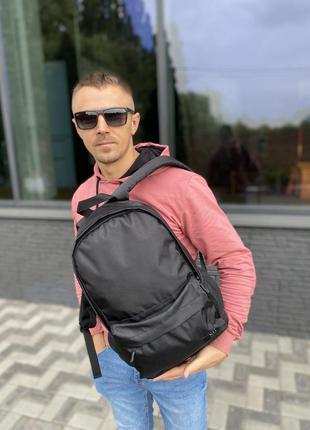 Универсальный городской рюкзак в чёрном цвете town