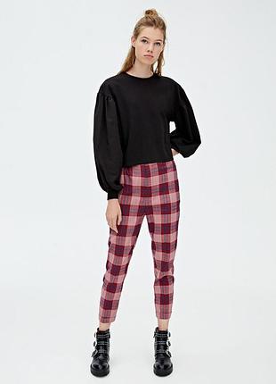 Брюки красно розовые в клетку с эластичным поясом pull & bear