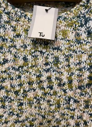 Очень красивый и стильный брендовый разноцветный вязаный свитер.