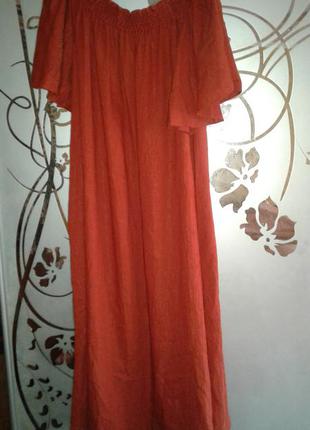 Яркое свободное платье