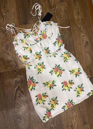 Платье asos в фруктовый принт со шнуровкой спереди8 фото